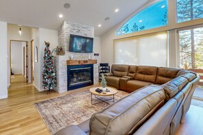 TV, fireplace, DVD player