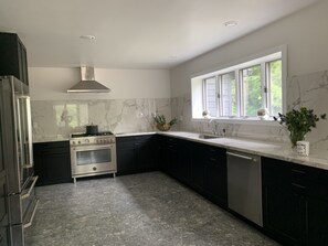 冰箱、烤箱、炉灶、洗碗机