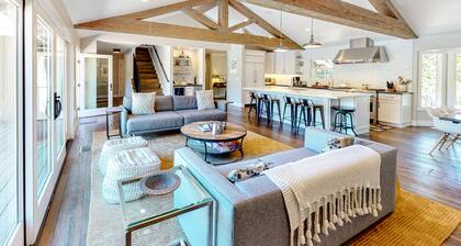 Modern retreat with pool/spa & firepit - 5 minutes to Sonoma Square