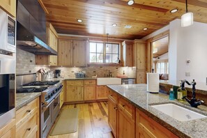 Fridge, microwave, oven, stovetop - Mountain Views from the Hot Tub (South Lake Tahoe)
