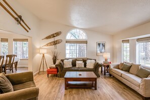 TV, caminetto, lettore DVD