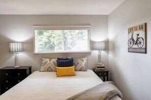 3 bedrooms, desk, iron/ironing board, WiFi