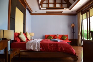4 bedrooms, in-room safe, desk, iron/ironing board - SIRINTHARA VILLA (Rawai Muang)