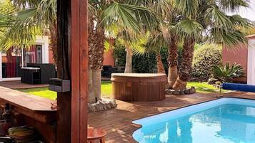 Piscine extérieure, piscine chauffée