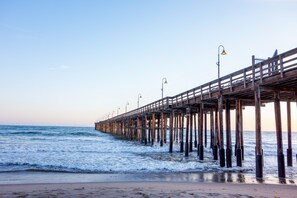 Beach nearby - Relaxing duplex w/ private fenced patio - 200 feet to Pierpont Beach (Ventura)