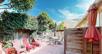 Beach Bungalow w/ Patio & Outdoor Shower ' Steps to Ocean & Restaurants