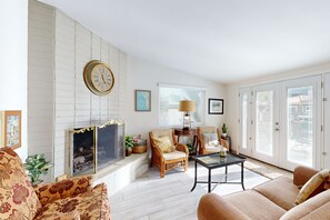 Flat-screen TV, fireplace, books - Beach Bungalow w/ Patio & Outdoor Shower ' Steps to Ocean & Restaurants (Ventura)