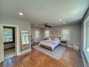 Room - Charming Manor - Resort Backyard - POOL & JACUZZI (Glen Head)