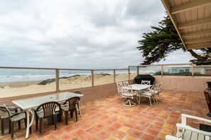 Outdoor dining - Oceanfront home with direct beach access, sunset views, patio, BBQ & firepit (Oceano)