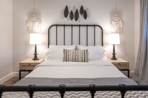 3 camere, una scrivania, ferro/asse da stiro, culla da viaggio