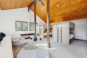 4 bedrooms, internet, bed sheets