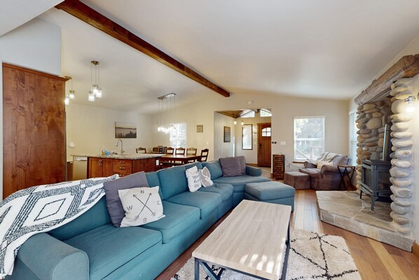 Téléviseur, foyer, lecteur de DVD