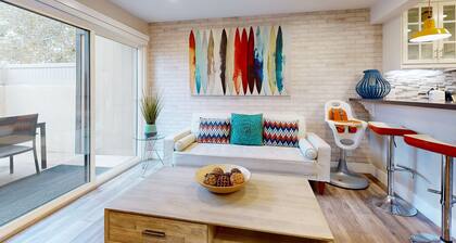 Colorful & contemporary condo with patio & washer/dryer - watch the fireworks