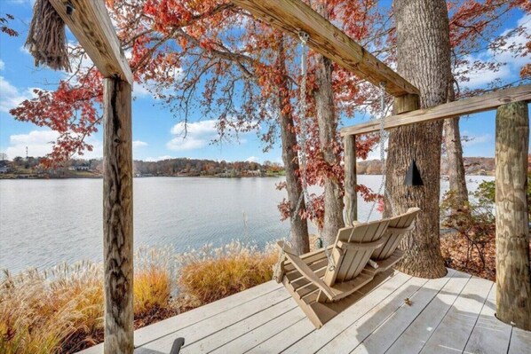 Property grounds - Grotto -Beautiful tiered yard with several seating areas and swing over looking the lake and Halesford Bridge (Moneta)