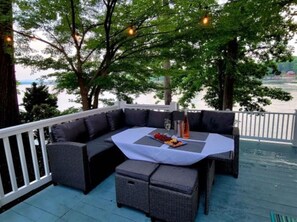 Outdoor dining - Grotto -Beautiful tiered yard with several seating areas and swing over looking the lake and Halesford Bridge (Moneta)
