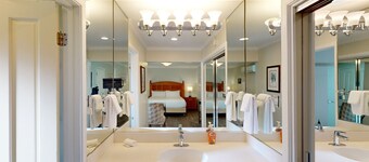 Sleek Silverado Studio | Private Fenced Patio | Pool & On-Site Dining