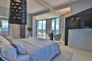 4 habitaciones, tabla de planchar con plancha, wifi y ropa de cama 