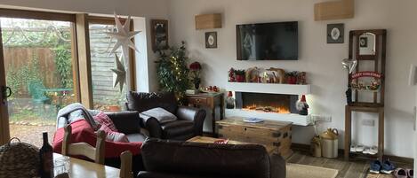 Télévision, cheminée