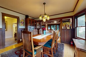 Dining - Highest House in Highland Park | Private Hot Tub, Office & Chefs Kitchen (Los Angeles)