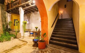 時尚獨棟房屋 | 露台/庭院