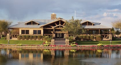 IDEAL LOCATION Siding a Park and Near Community Pools & Golf Course!