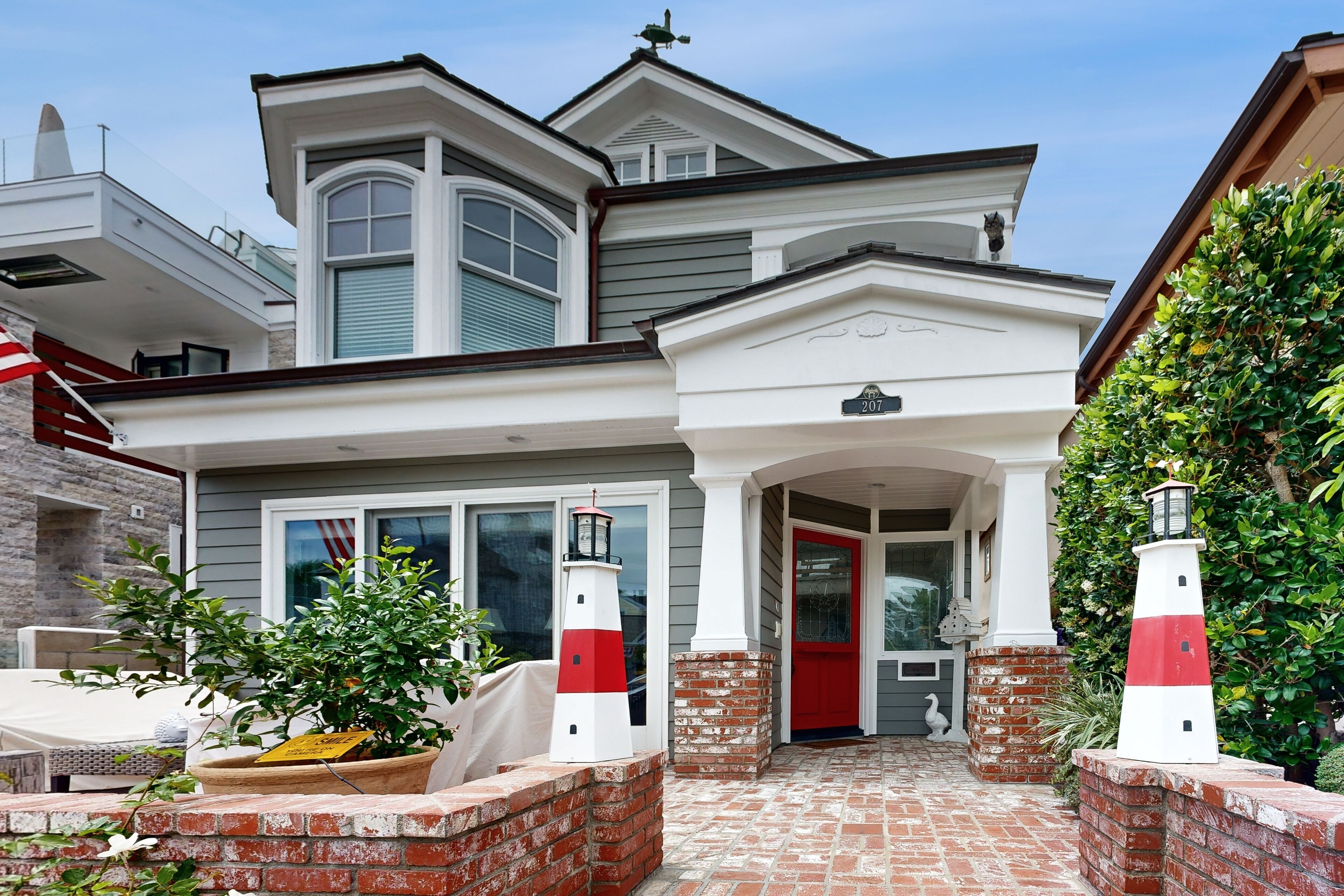Cheery Retreat w/ New Furnishings, Near Main Street & 200 Yards to Waterfront
