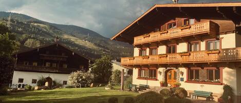 Esterni