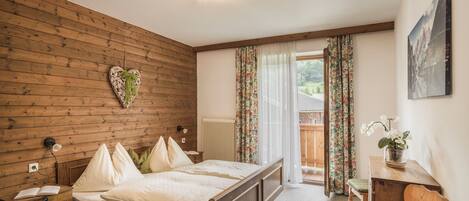 2 عدّة غرف نوم وواي فاي مجانًا وملاءات أسرّة