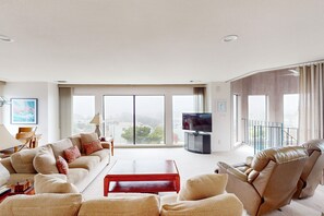 TV, fireplace, DVD player, ping pong