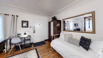 1 quarto, acesso à internet, roupa de cama