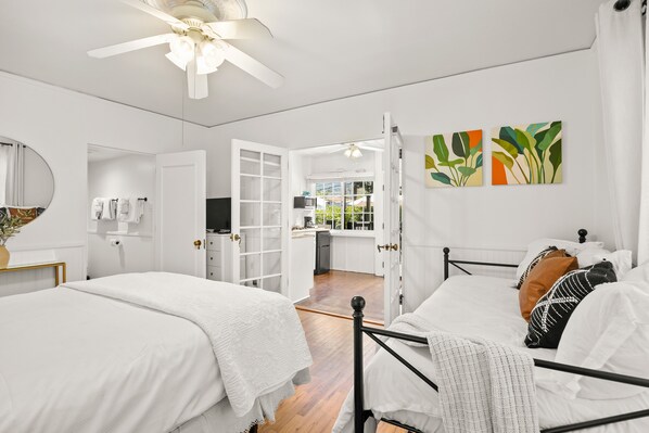 1 camera, accesso a Internet, lenzuola