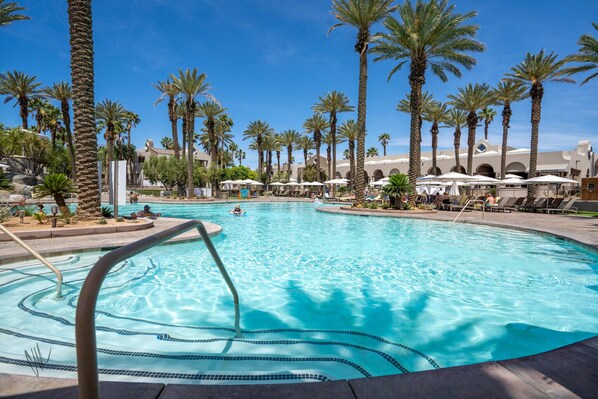 Piscine extérieure, piscine chauffée