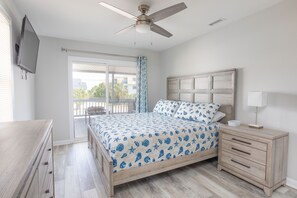 8 habitaciones, tabla de planchar con plancha y cuna de viaje 