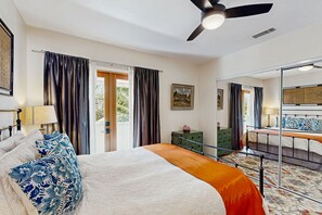 3 عدّة غرف نوم ومكواة/لوح كي وخدمة الإنترنت وملاءات أسرّة