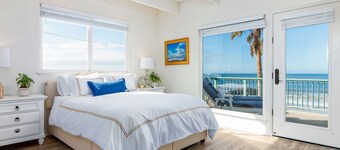 Stunning oceanfront view in every room, steps to beach, 15 mins to Santa Barbara
