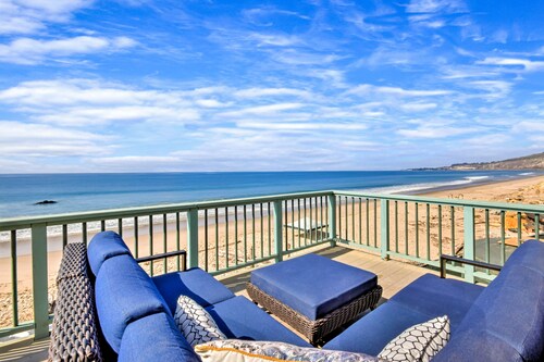 Stunning oceanfront view in every room, steps to beach, 15 mins to Santa Barbara