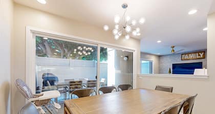 Luxury Condo with Private Patio, Fire Pit & Grill | Walk to Disneyland