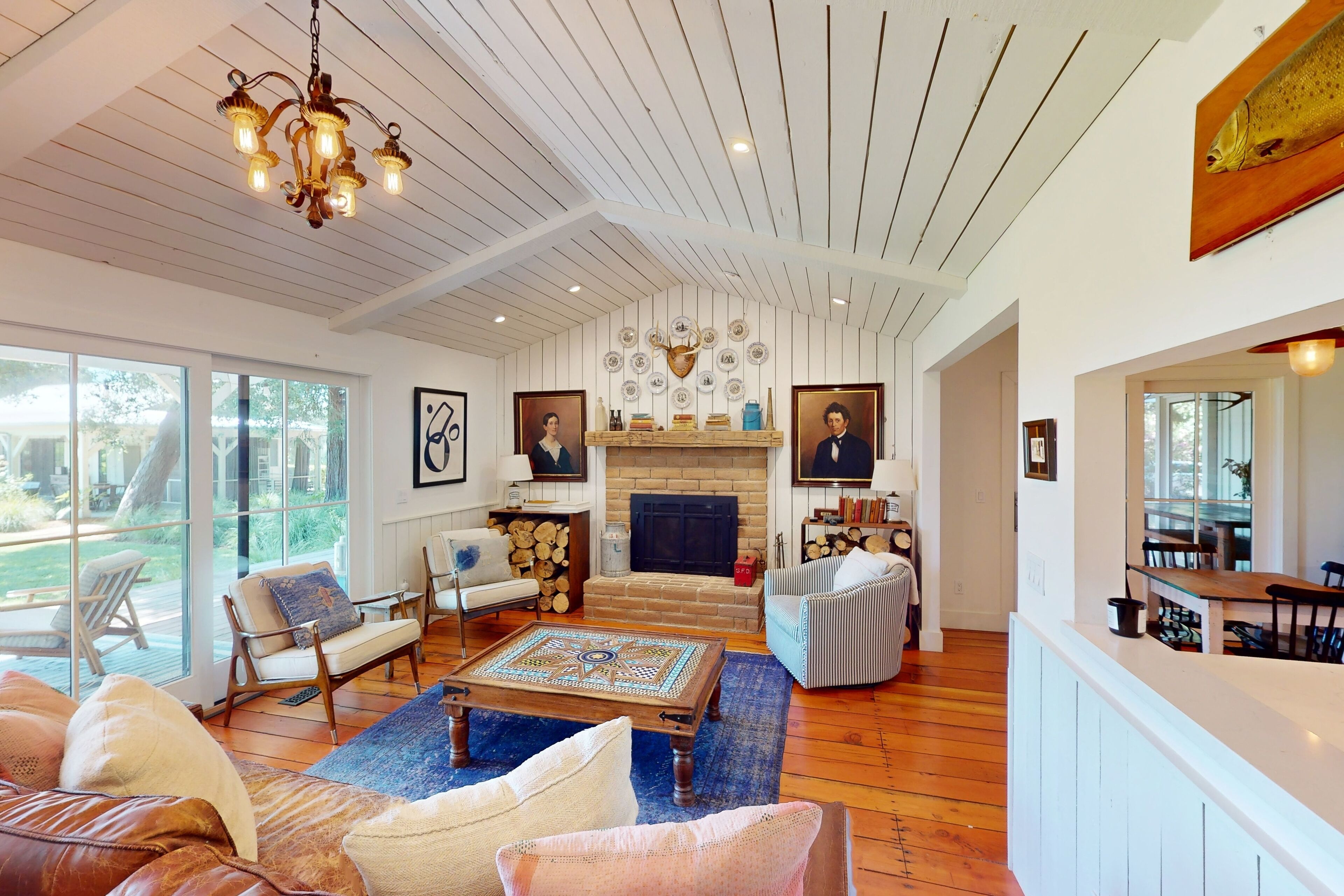 2 Vineyard Cottages on 6 Acres - Hot Tub, Pool, Ping Pong & Outdoor Kitchen