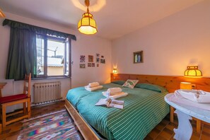 2 chambres, accès au Wi-Fi (inclus), literie fournie