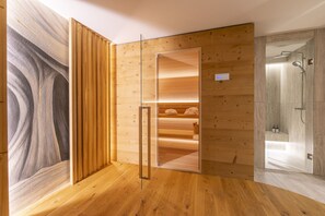 Shower, hair dryer, bidet, towels - Menina, Livigno, Italy (Livigno)