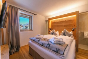 2 chambres, fer et planche à repasser, Wi-Fi gratuit, draps fournis