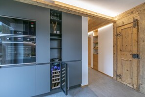 Fridge, microwave, oven, stovetop - Lina, Livigno, Italy (Livigno)