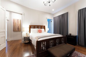 4 bedrooms, desk, iron/ironing board, travel cot