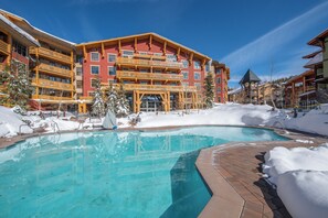 A heated pool - Village 3BR, 3BA – Walk to Gondola & Spa 550 (Mammoth Lakes)