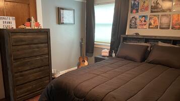 Signature Double Room, Shared Bathroom | Free WiFi, bed sheets