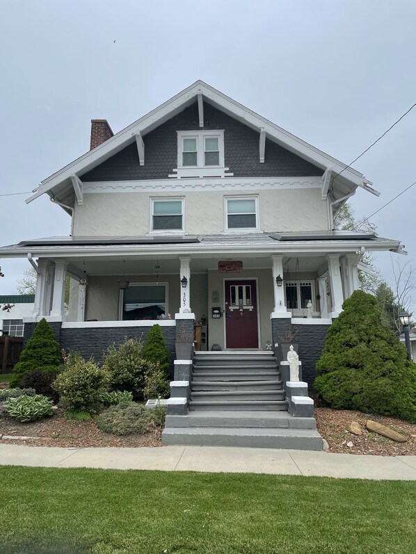 Exterior - Patrick's Bed and Breakfast (Centerville)