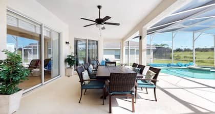 Highlands Escape - Beautiful Pool home with Jacuzzi, Games Room, close to all Orlando attractions.