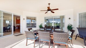 تناول الطعام بالخارج