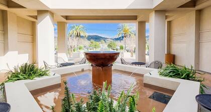 Deluxe Napa Getaway - Walk to Pool & Shops