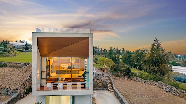 Basic Room, 2 Bedrooms (Themoon(dokchae)) | 2 bedrooms, free WiFi - Jeju Themoon Poolvilla (Jeju City)